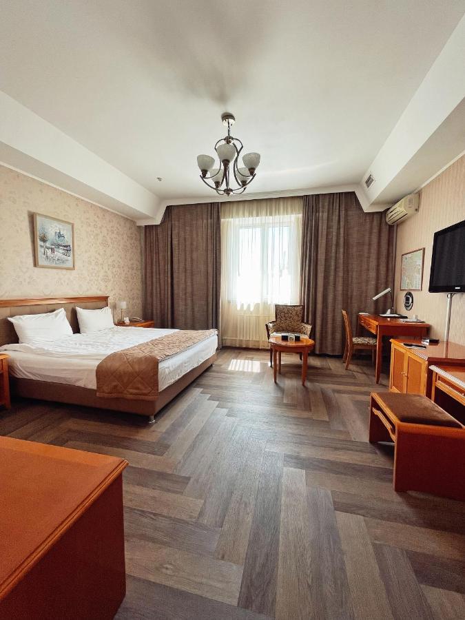 Golden Dragon Bishkek Exterior foto