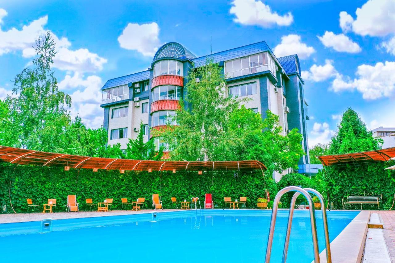 Golden Dragon Bishkek Exterior foto