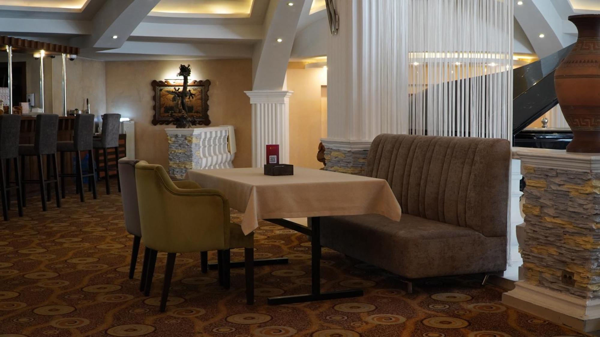 Golden Dragon Bishkek Exterior foto
