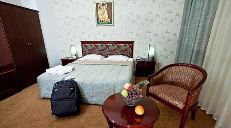 Golden Dragon Bishkek Exterior foto